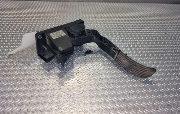 Mercedes-Benz Vito Viano W639 Accelerator throttle pedal A6393000604 02810025561 489502528