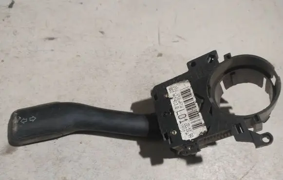 Volkswagen PASSAT B5.5 Indicator stalk 8L0953513G