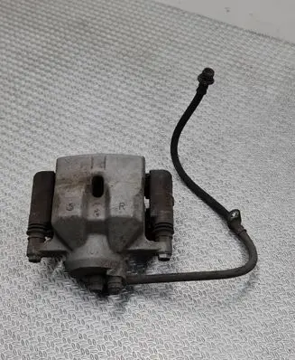 Toyota Prius (XW50) Front brake caliper