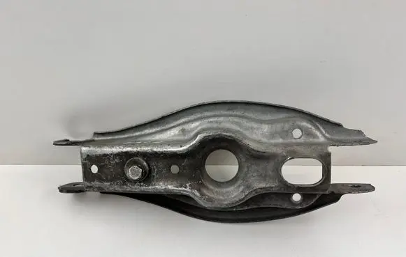 BMW 3 E90 E91 Front shock absorber mounting bracket 