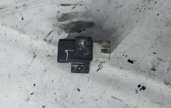 Ford Galaxy Glow plug pre-heat relay YM218C616AA 899257000