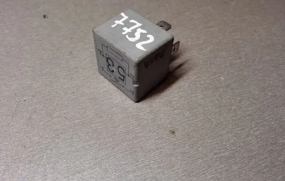 Audi A6 S6 C5 4B Other relay 141951253B 20240072