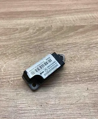 Mercedes-Benz E W210 Airbag control unit/module 0018205626