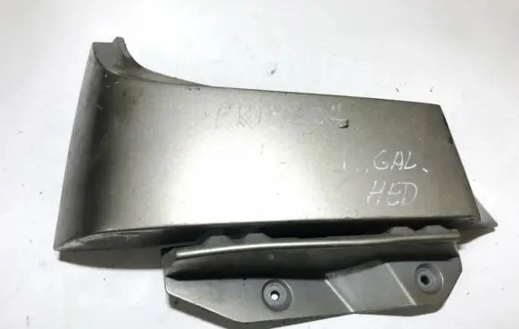 Nissan Primera Rear/tail light trim molding 78127au200 3051p010