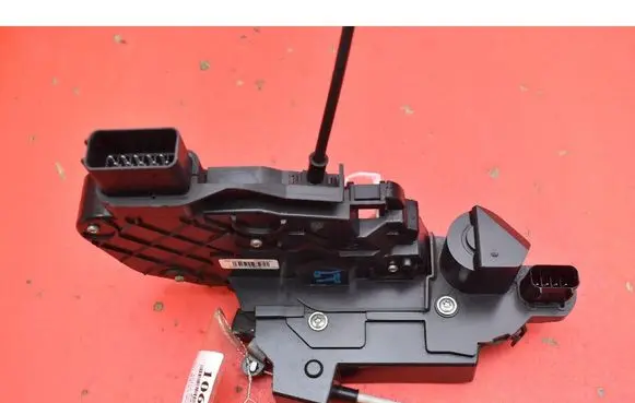 Volvo XC60 Rear door lock 30799330