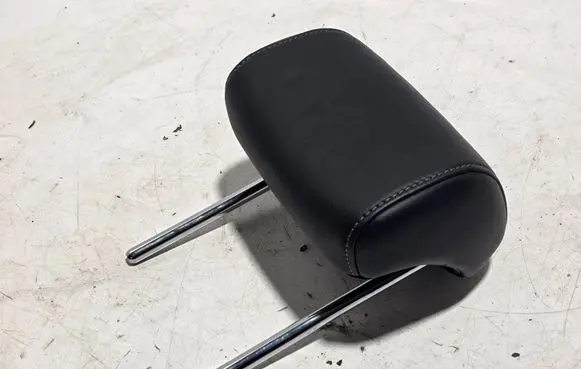 Skoda Superb B6 (3T) Rear seat headrest 
