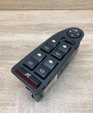 BMW 5 E39 Electric window control switch 8368966 243047