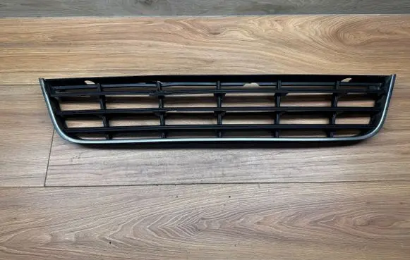 Volkswagen PASSAT B6 Front bumper lower grill 3C0853101
