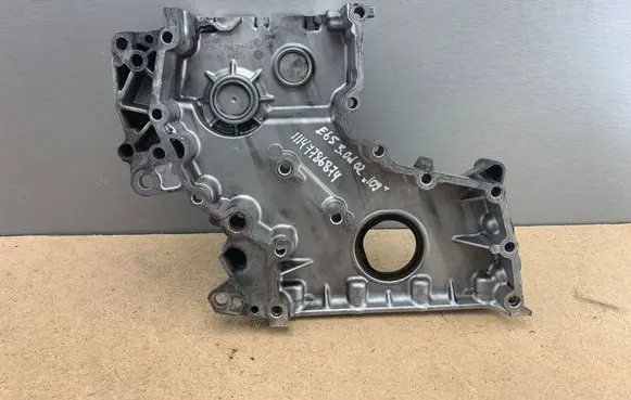 BMW 5 E60 E61 Timing chain cover 7786874 11147786874