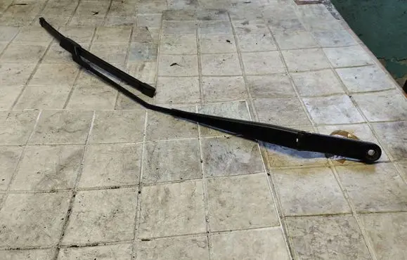 Volkswagen Golf V Windshield/front glass wiper blade 1Q1955410