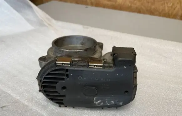 Mercedes-Benz CLK A209 C209 Throttle valve A1111410325