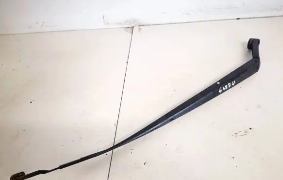 Toyota Verso Front wiper blade arm 