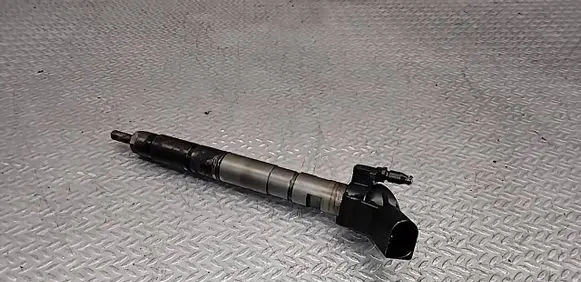 Volkswagen Touareg I Fuel injector 0445115024 059130277S
