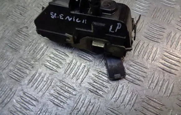 Renault Scenic II - Grand scenic II Front door lock