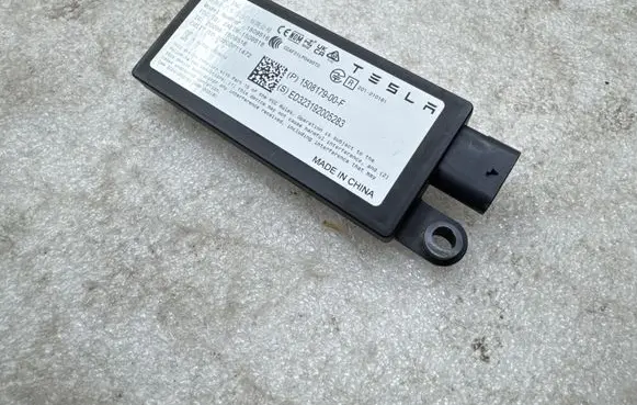 Tesla Model Y Bluetooth antenna 150817900F 201210161 ED323192005283