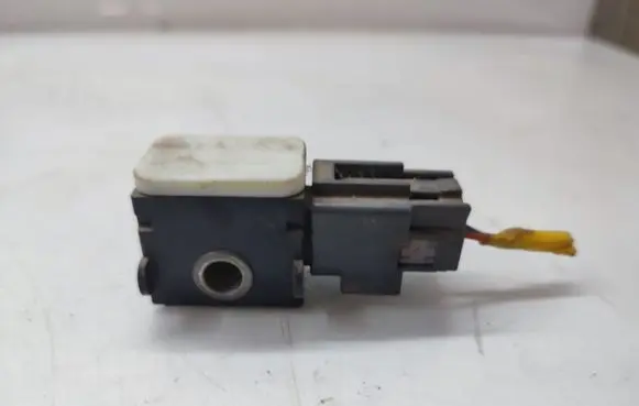 Hyundai Santa Fe Airbag deployment crash/impact sensor 959202B000