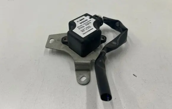 Nissan X-Trail T31 ESP acceleration yaw rate sensor 47930EQ010