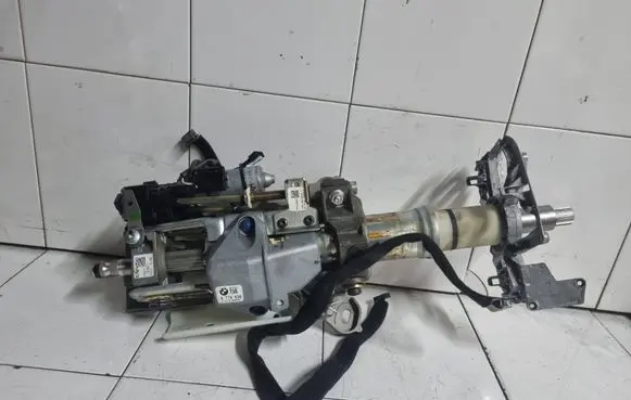 BMW 5 E60 E61 Steering wheel axle 6774630 0060051