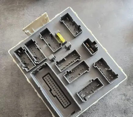 Ford Focus Fuse module 2m5t14a073be 518783402