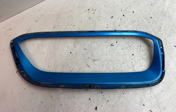 BMW i3 Front bumper upper radiator grill 7375884