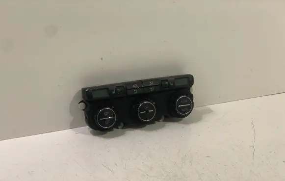 Volkswagen Golf V Climate control unit