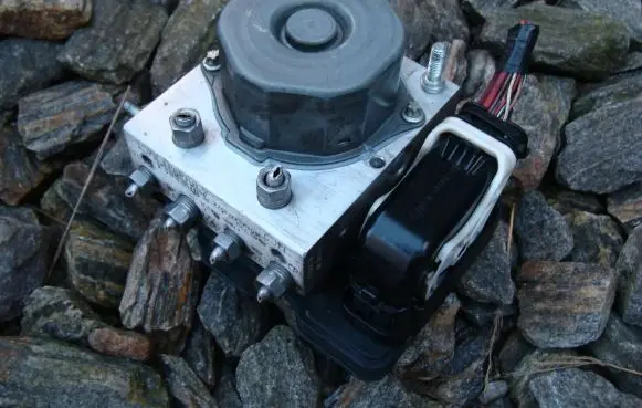 Renault Captur ABS Pump 476601842R