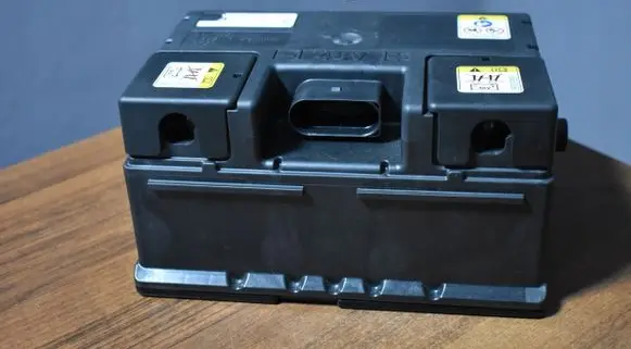 Porsche Cayenne (9Y0 9Y3) Car battery 4M0915169E