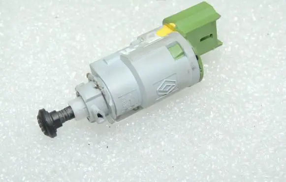 Renault Captur Clutch pedal sensor 8200276360