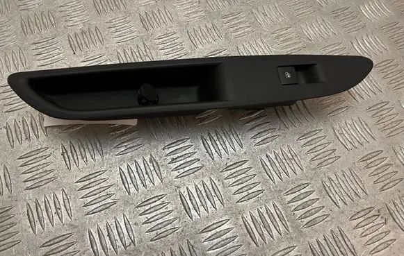 Buick Encore I Electric window control switch 95025524