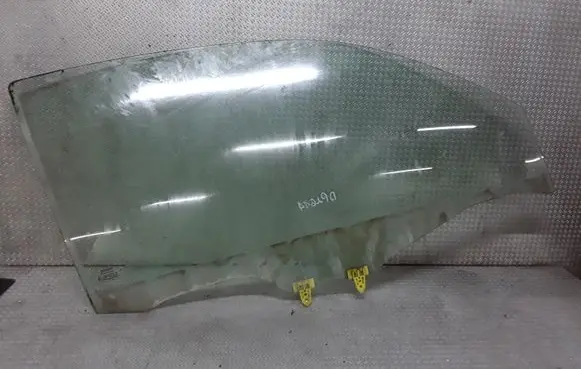 Nissan Micra Front door window/glass (coupe) 