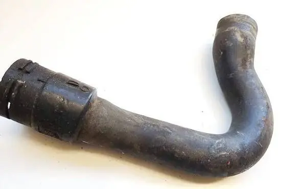 Volkswagen PASSAT B7 Engine coolant pipe/hose 8E0121101AA