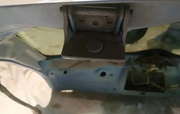 Citroen C3 Tailgate/trunk/boot hinge