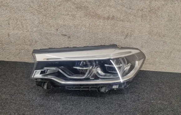 BMW 5 G30 G31 Headlight/headlamp 7439197