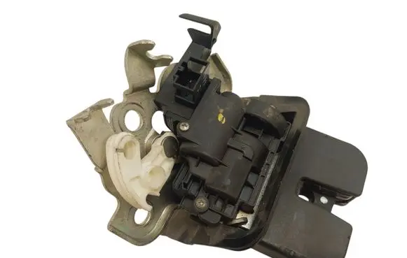 Audi A6 S6 C6 4F Tailgate lock latch 