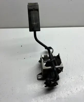 Audi A6 S6 C4 4A Accelerator throttle pedal 443721653E