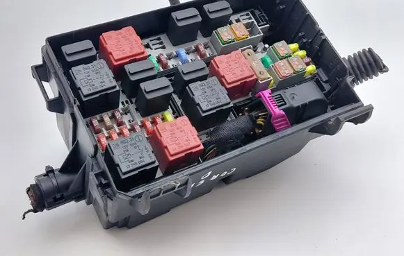 Opel Corsa D Fuse box set 13292736 13246916