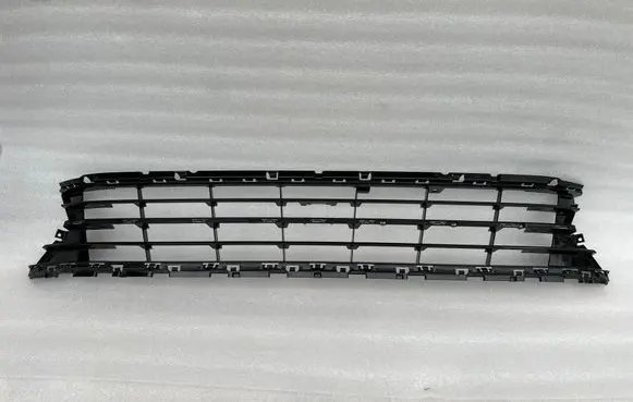 Volkswagen PASSAT B8 Front bumper lower grill 3G0853677K