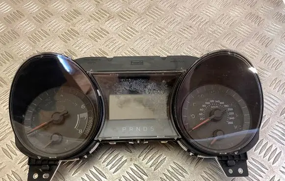 Ford Mustang VI Speedometer (instrument cluster) FR3310849EG