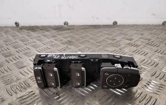 Hyundai Santa Fe Electric window control switch 93571S1130