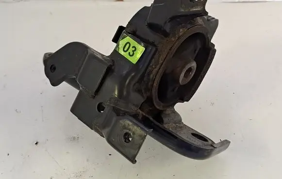Toyota Verso Engine mount bracket 123720R030