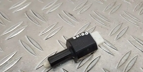 Toyota Prius (XW30) Brake pedal sensor switch
