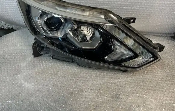 Nissan Qashqai Headlight/headlamp 10018015 RDF1313899R
