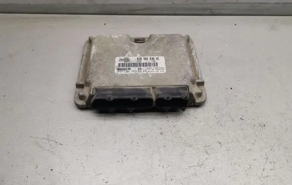 Volkswagen Golf IV Engine control unit/module 038906018AE 0281001851
