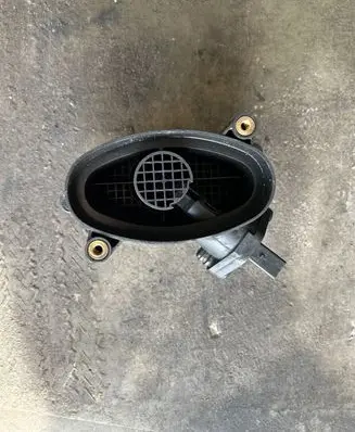 BMW 5 E39 Mass air flow meter 7787076 0928400468