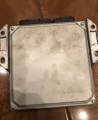 Nissan X-Trail T30 Engine control unit/module 23710ES62B 5800450 2758004504