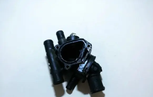 Volvo S40, V40 Engine coolant pipe/hose 8200065390 8200065392