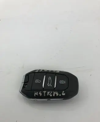 Opel Astra L Ignition key/card 9840163280