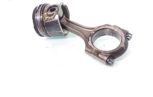 Toyota Avensis T250 Piston with connecting rod