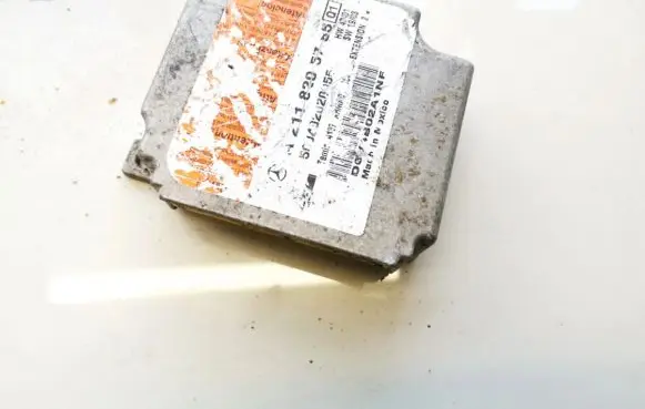 Mercedes-Benz E W211 Airbag control unit/module a2118205785