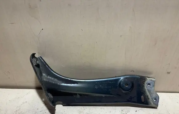 Skoda Octavia Mk3 (5E) Fender mounting bracket 5E0821142